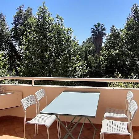 With 2 Big Bedrooms On + Terraces
